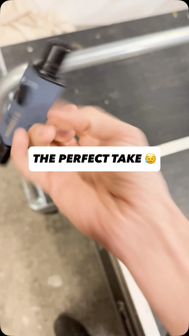 Perfection makes you practicous 🫥
#soundbullet #sonnect #audioengineer #AudioEngineering #soundengineer #soundengineering #proaudio #livesound #AudioTech #bloopers